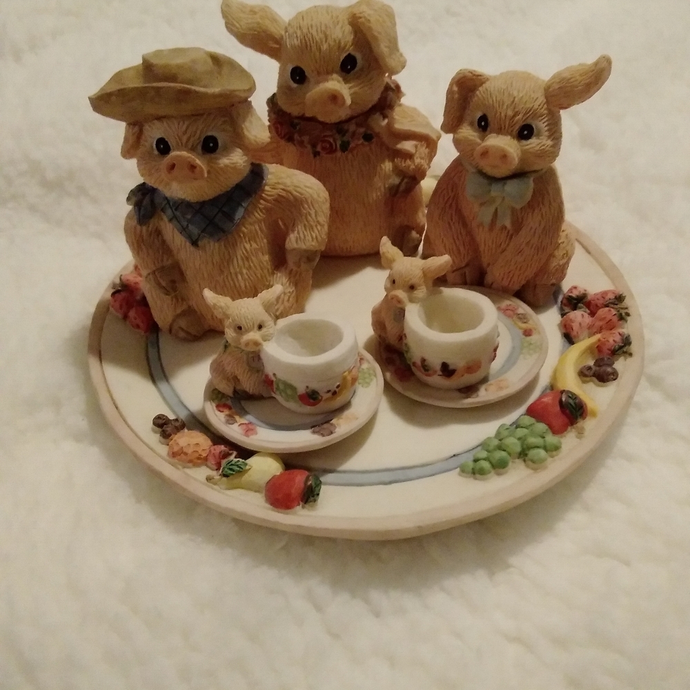 Vintage Young's Resin Pig Decor